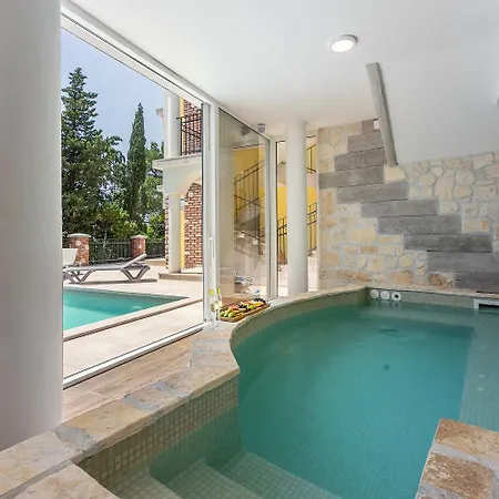 Exklusivobjekt Direkt Am Mit Pool * Novi Vinodolski