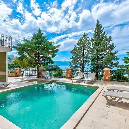 Apartment Exklusivobjekt Direkt Am Mit Pool Novi Vinodolski