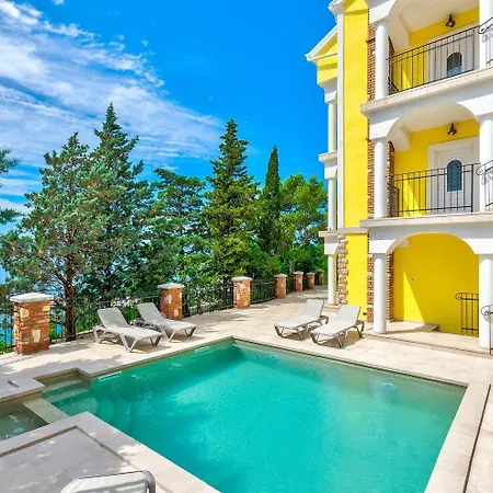 Apartment Exklusivobjekt Direkt Am Mit Pool Novi Vinodolski