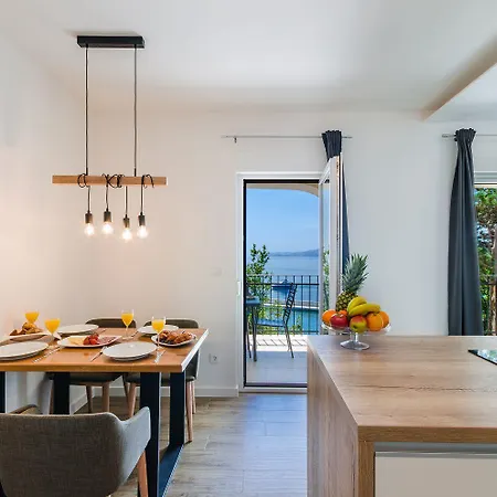 Apartment Exklusivobjekt Direkt Am Mit Pool Novi Vinodolski