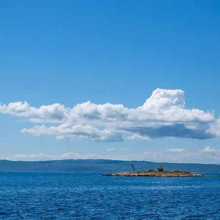 Exklusivobjekt Direkt Am Mit Pool Novi Vinodolski