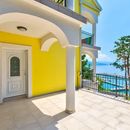 Exklusivobjekt Direkt Am Mit Pool Apartment Novi Vinodolski