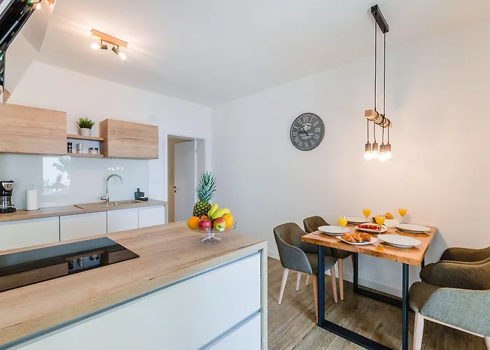 Exklusivobjekt Direkt Am Mit Pool