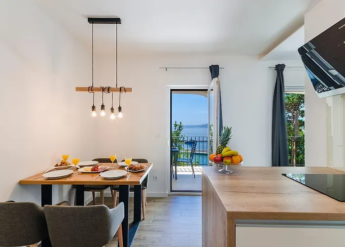 Apartment Exklusivobjekt Direkt Am Mit Pool Novi Vinodolski