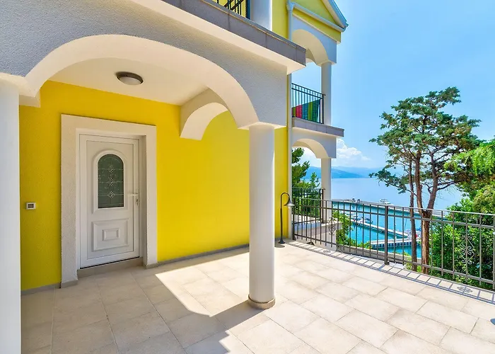 Exklusivobjekt Direkt Am Mit Pool Apartment Novi Vinodolski